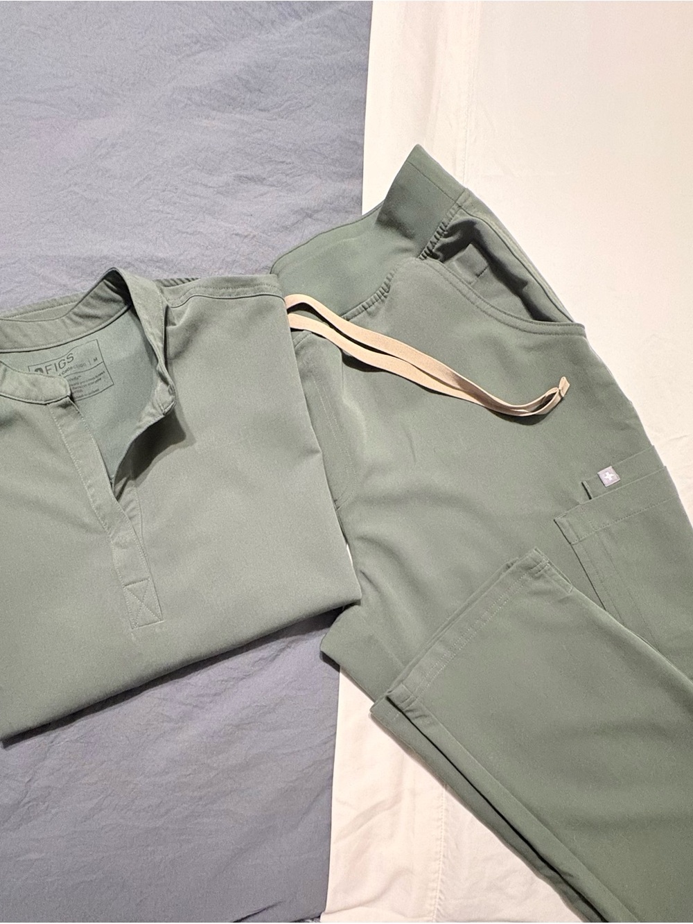 Figs women’s sage green scrub set